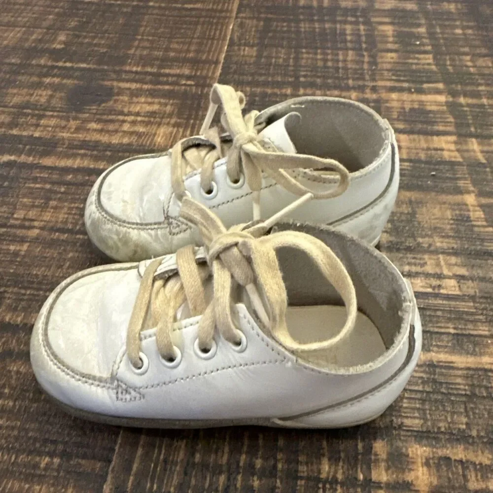 Vintage Stride Rite White Lace Up Baby Walking Shoes. Flexible Moccasins